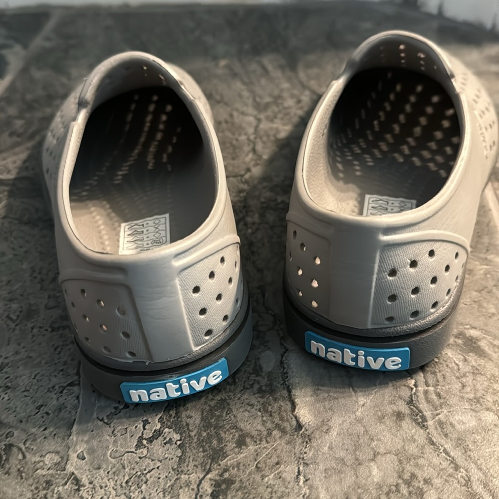 Native Shoes - Picture 2 of 4